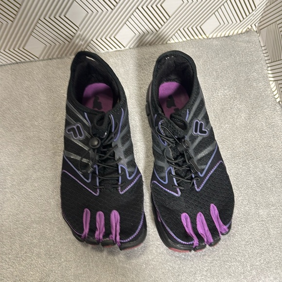 Fila skele-toes shoes women’s 7.5 7 1/2 Stylish Black and Purple Women's Shoes - Picture 2 of 11